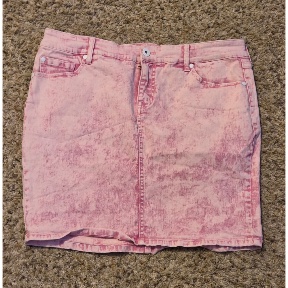 Torrid Denim Pink Wash Mini Skirt Women's Size 14